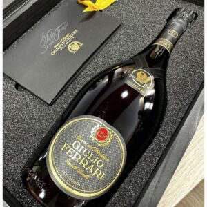 Giulio Ferrari Collezione 2004 - Trentodoc - in cassetta di legno nera